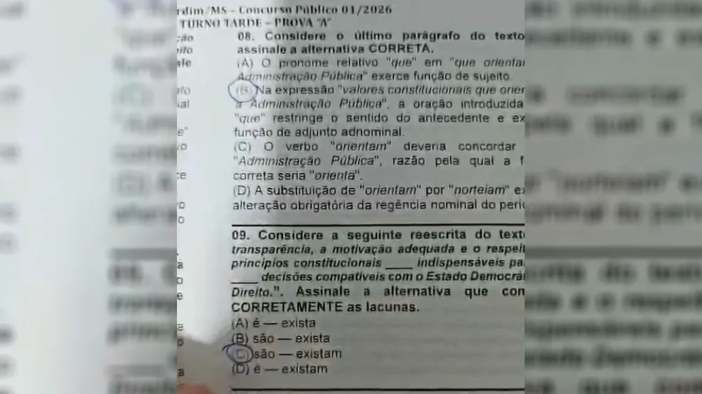Denunciante alega que respostas certas estariam previamente identificadas com uma impressão mais clara ou apagada. (Foto: Reprodução)