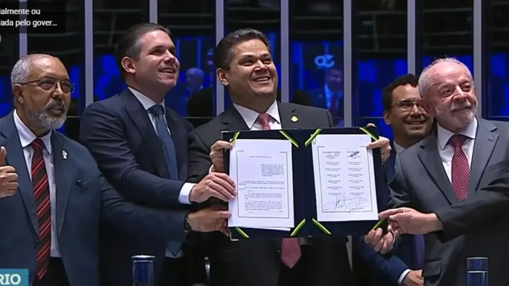 Congresso promulga emenda sobre o fim da jornada 6x1. (Foto: Reprodução, TV Senado)