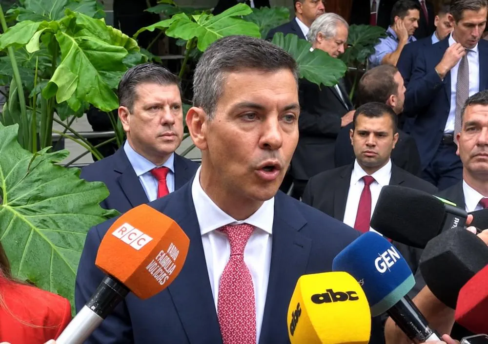 VÍDEO: Presidente do Paraguai Santiago Peña comenta eleição no Brasil e destaca integração com Paraguai e obras da Rota Bioceânica
